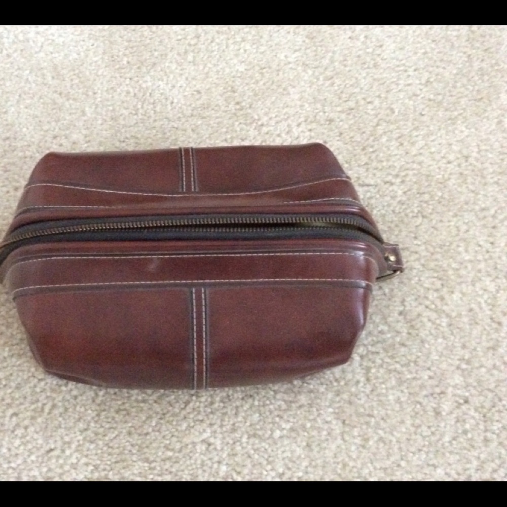 Rolfs leather toiletry case